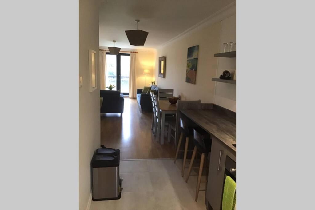 Waterfront Apartment Completely Refurbished Westport Exterior foto