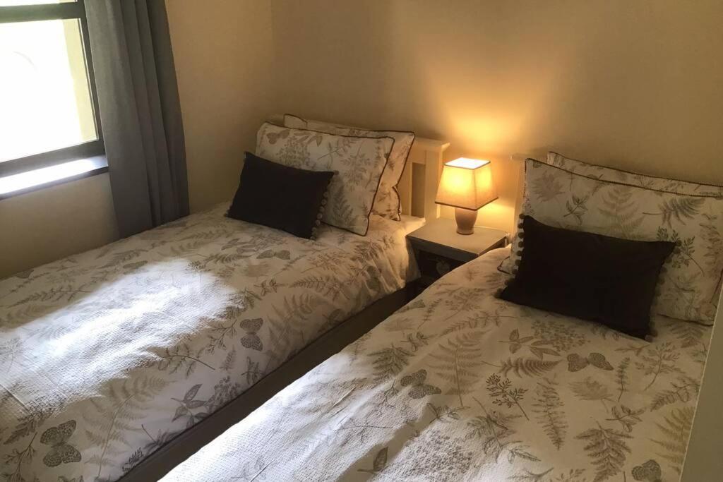 Waterfront Apartment Completely Refurbished Westport Exterior foto