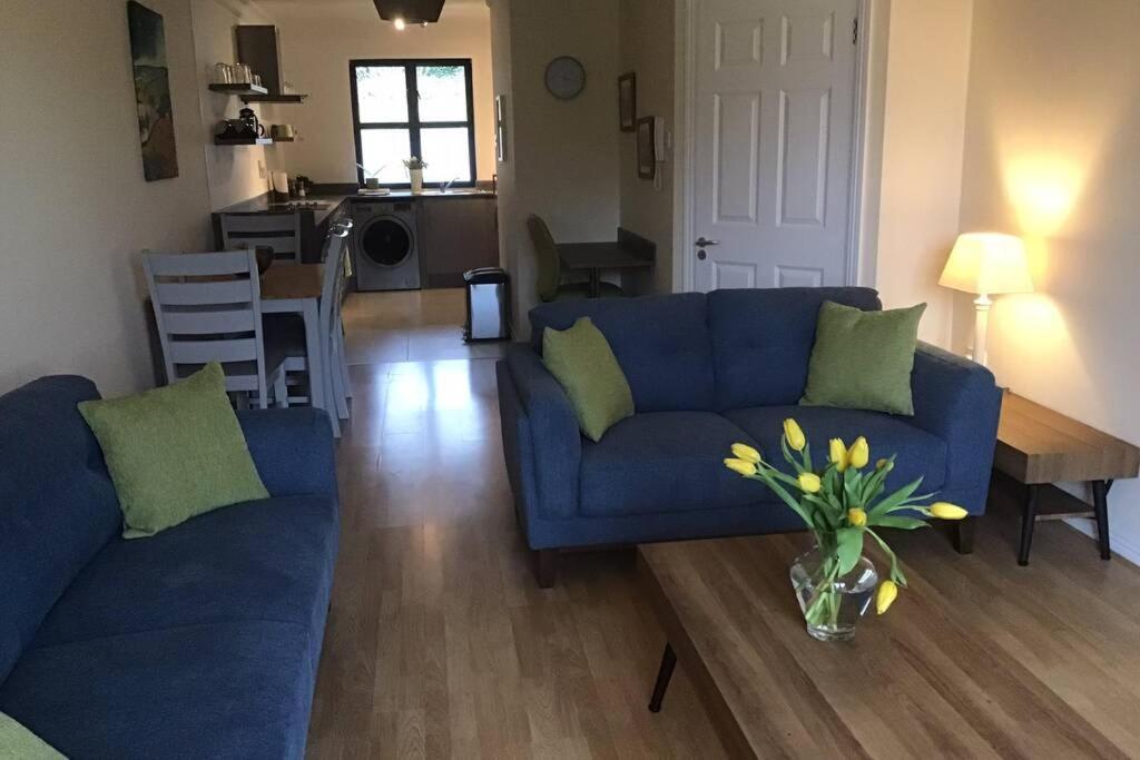 Waterfront Apartment Completely Refurbished Westport Exterior foto